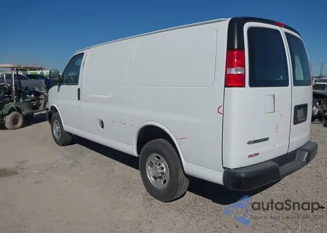 2022 Chevrolet Express Cargo Rwd 2500 Regular Wheelbase Wt from USA, damaged, VIN 1GCWGAFP2N1182138